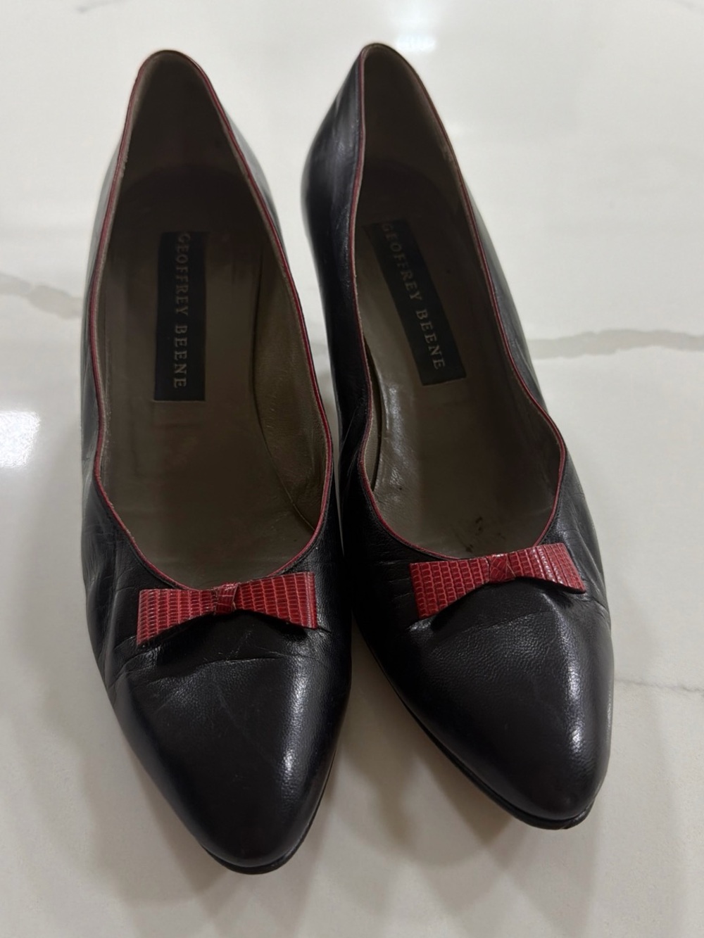 Geoffrey Beene Black Leather Pointed Flats with Red Bow Trim